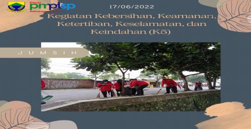 Kegiatan K5 (Jum'at Bersih) oleh Tim DPMPTSP Kabupaten Cianjur, lokasi: Perempatan Bojong - Dishub Cianjur.